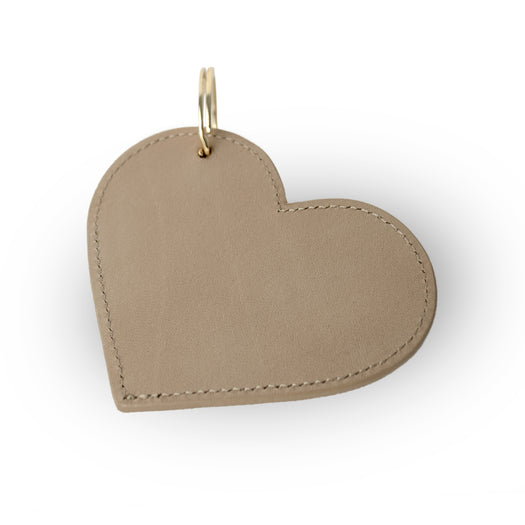 un coeur en cuir vu de l'arriere